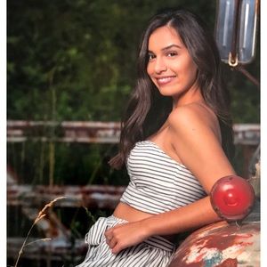 Meet your Posher, Melia